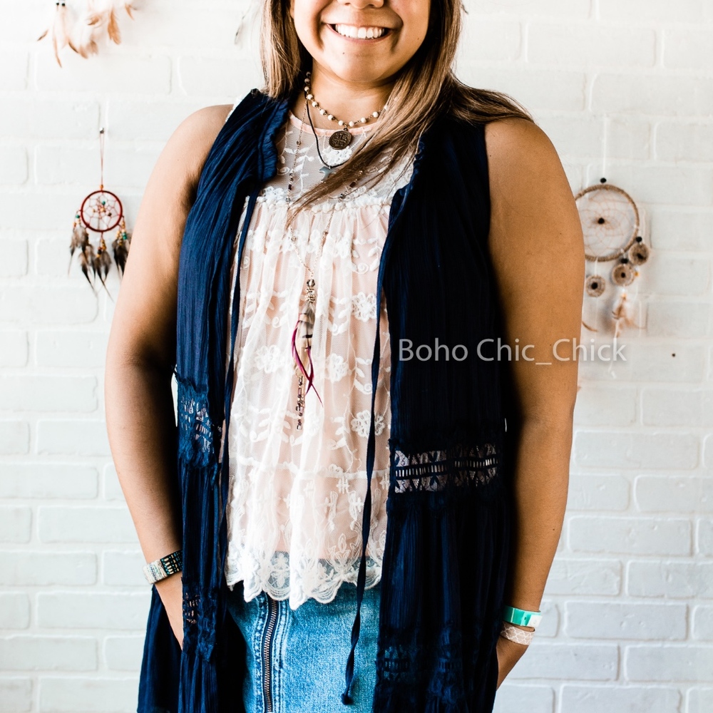 Maxi vest with beautiful lace design